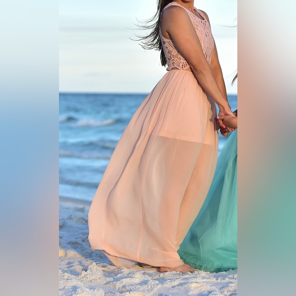 L'ATISTE On Vacation Pink / Peach Lace Crochet Cut Out Maxi Dress Size Small - Picture 2 of 14